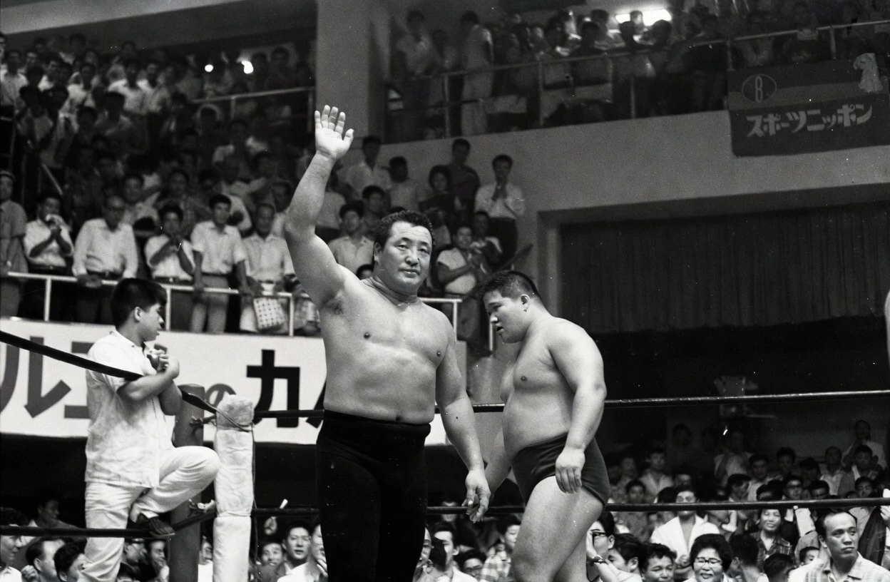 Monochrome historical wrestling photograph